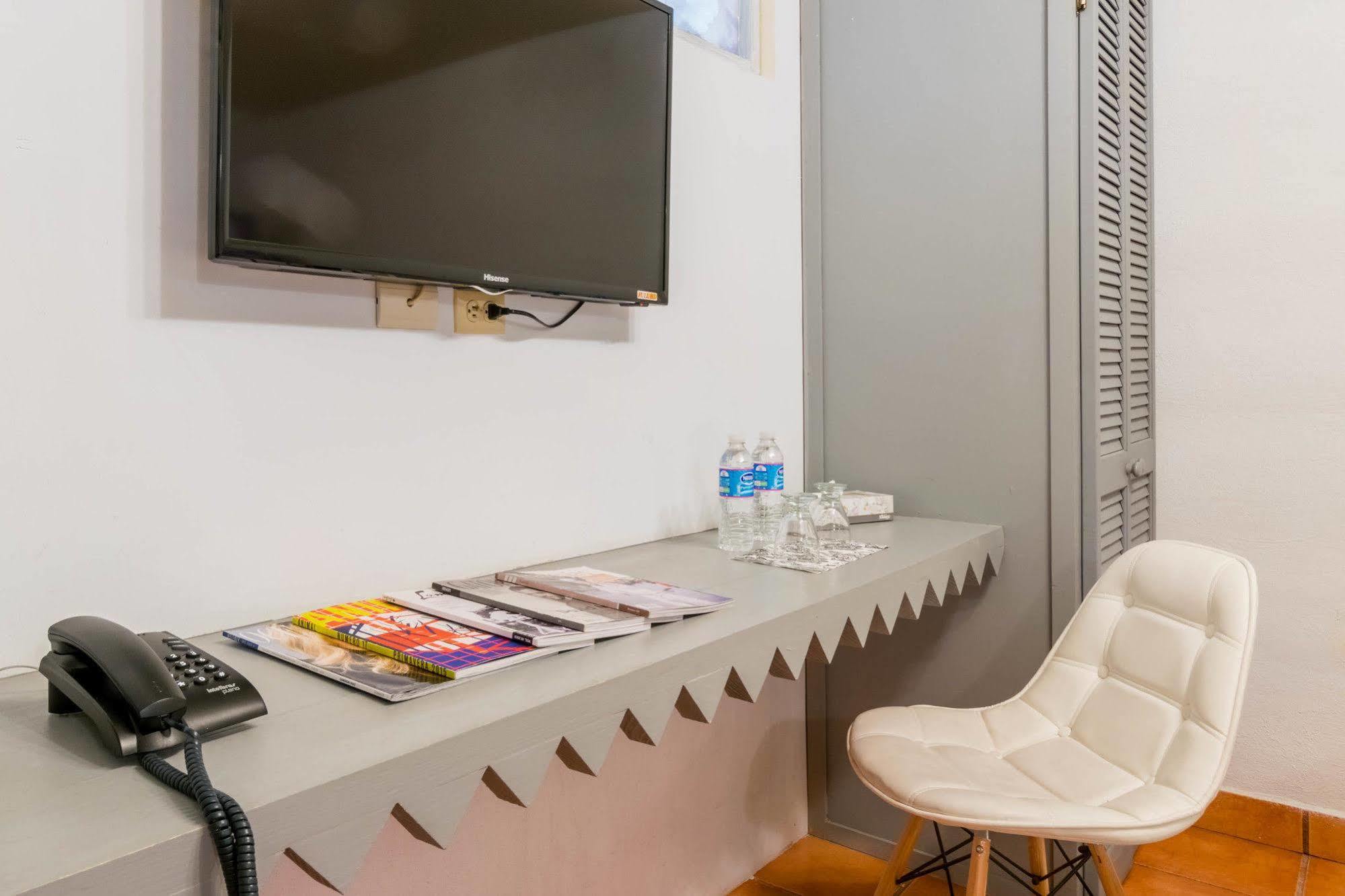 Hotel Damiana Boutique Керетаро Экстерьер фото